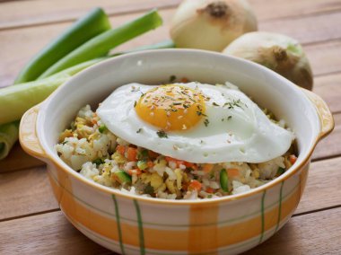 Asya gıda sebze yumurta kızarmış pilav