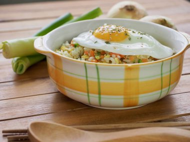 Asya gıda sebze yumurta kızarmış pilav