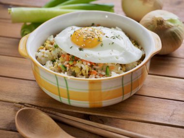 Asya gıda sebze yumurta kızarmış pilav