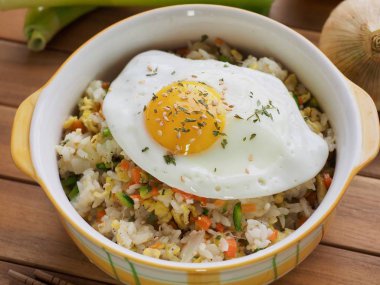 Asya gıda sebze yumurta kızarmış pilav