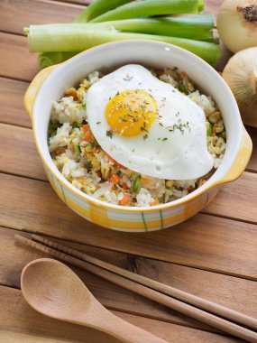 Asya gıda sebze yumurta kızarmış pilav