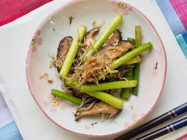 Kore yemeği tavada kızartılmış hamsi