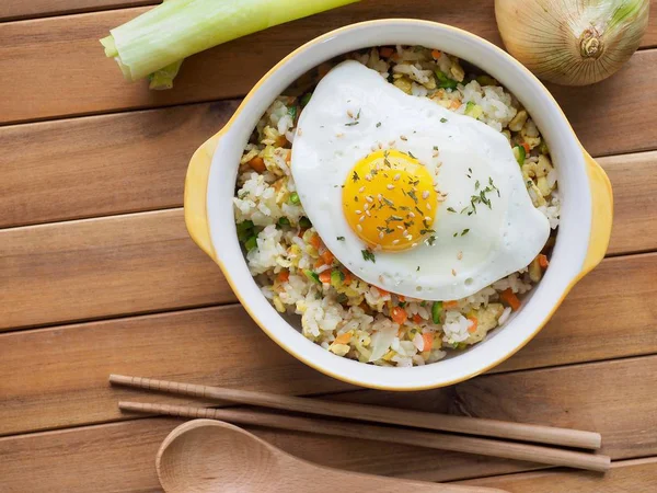Asya gıda sebze yumurta kızarmış pilav