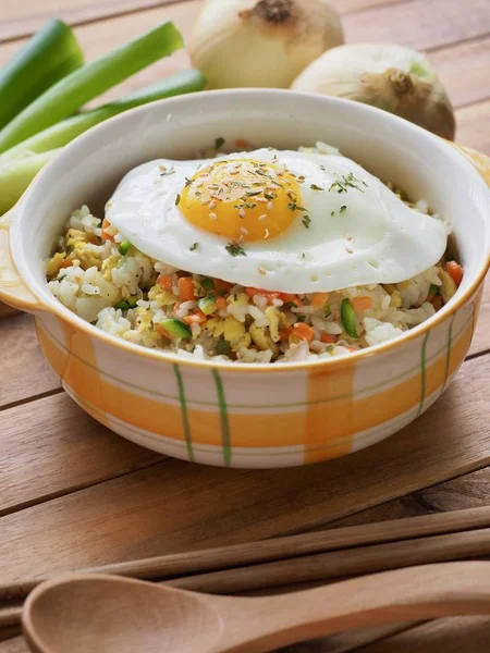 Asya gıda sebze yumurta kızarmış pilav