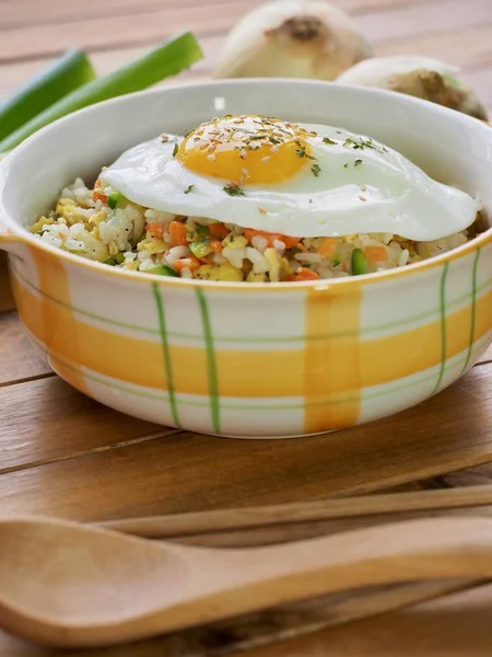 Asya gıda sebze yumurta kızarmış pilav