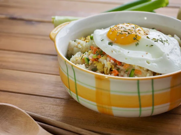 Asya gıda sebze yumurta kızarmış pilav