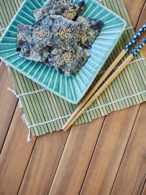 Kore yemeği laver kraker 