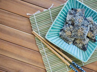 Kore yemeği laver kraker 