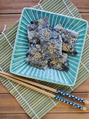 Kore yemeği laver kraker 