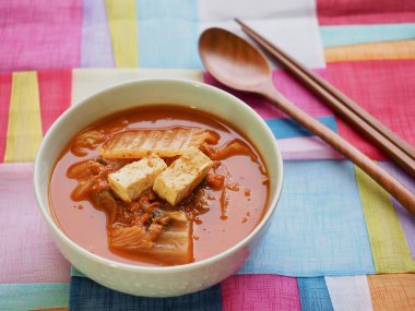 Kore yemeği Kimchi güveç, Kimchi-jjigae