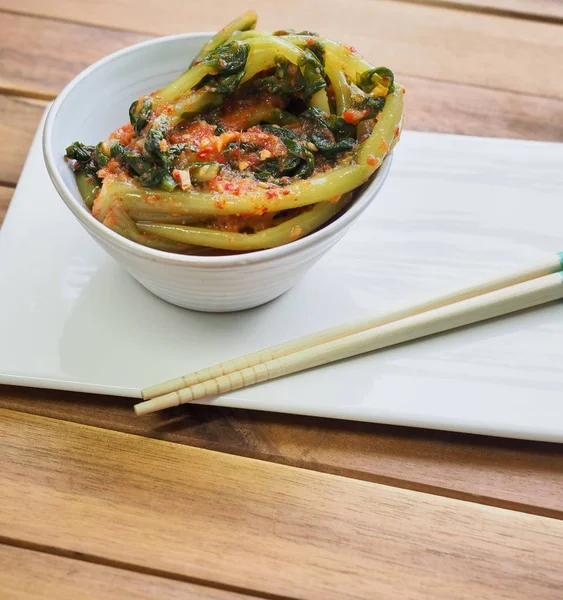 Kore yemeği taze turp turpu.