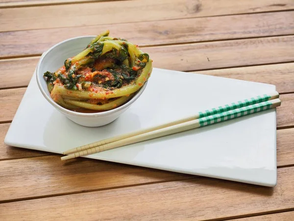 Kore yemeği taze turp turpu.