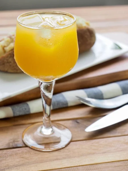 Органический Апельсиновый Сок — стоковое фото