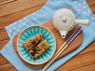 Kore yemeği yagbab, flavoredglutinous ricemixed withhoney