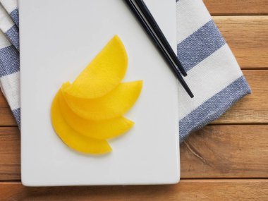 Asya garnitür turşu turp