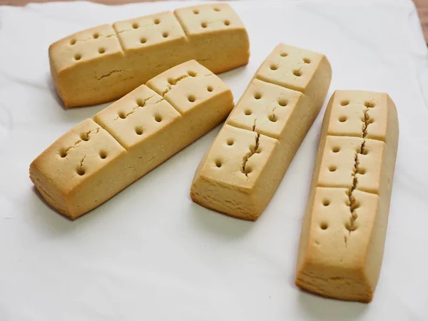 Kurzes Brot Einer Weißen Schüssel — Stockfoto