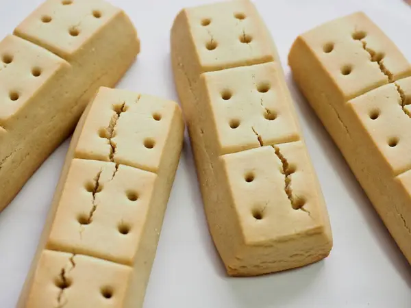 Kurzes Brot Einer Weißen Schüssel — Stockfoto