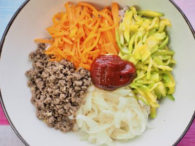 Kore yemeği Biftek ve sebze bibibimbap