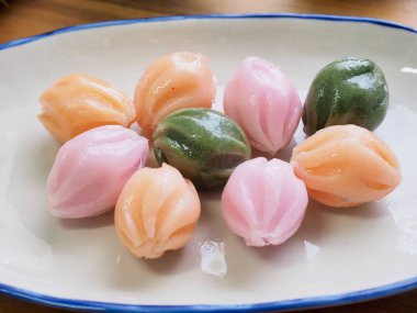 Kore yemekleri Songpyeon, bal dolgulu pirinç keki 