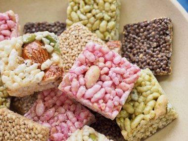 Kore geleneksel atıştırmalıkları Tatlı RicePuff, Gangjeong 