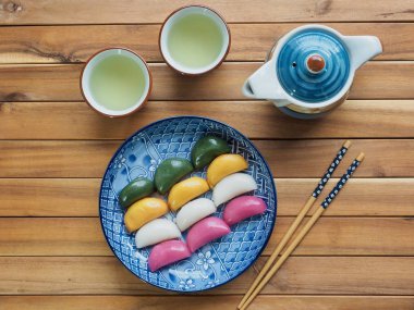 Kore yemeği Songpyeon, yarı moon şeklinde pirinç keki