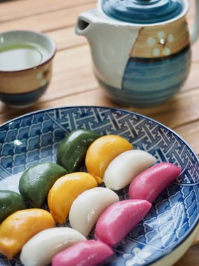 Kore yemeği Songpyeon, yarı moon şeklinde pirinç keki