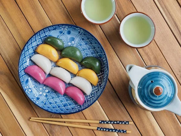 Kore yemeği Songpyeon, yarı moon şeklinde pirinç keki