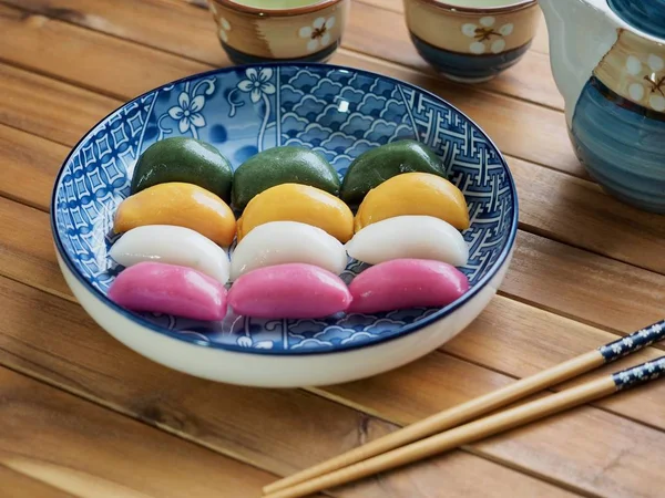 Kore yemeği Songpyeon, yarı moon şeklinde pirinç keki