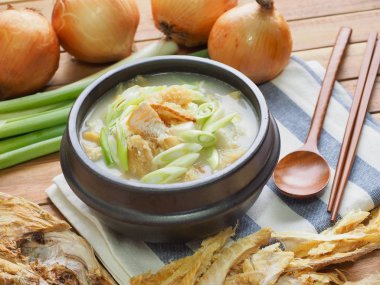 Kore yemeği kurutulmuş kömür balığı çorbası