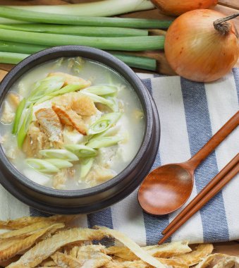 Kore yemeği kurutulmuş kömür balığı çorbası