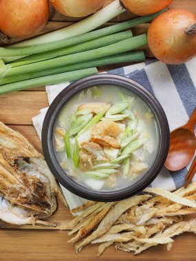 Kore yemeği kurutulmuş kömür balığı çorbası