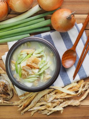 Kore yemeği kurutulmuş kömür balığı çorbası