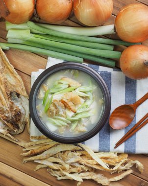 Kore yemeği kurutulmuş kömür balığı çorbası