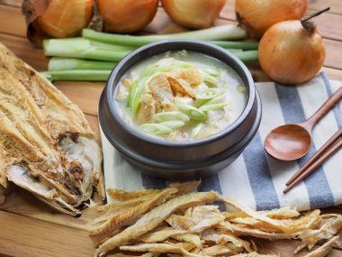 Kore yemeği kurutulmuş kömür balığı çorbası