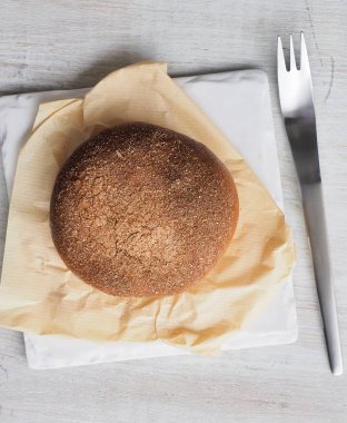 Tam buğday ekmek fırında pişmiş