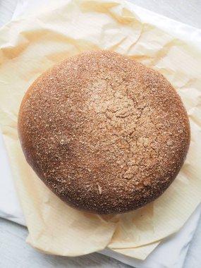 Tam buğday ekmek fırında pişmiş