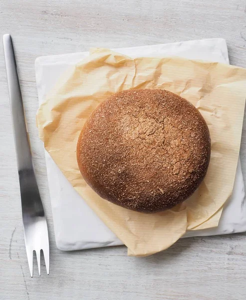 Tam buğday ekmek fırında pişmiş