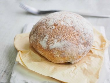 Yuvarlak zeytin Chi Avatar, kepekli ekmek