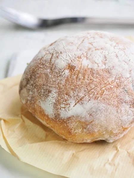 Yuvarlak zeytin Chi Avatar, kepekli ekmek