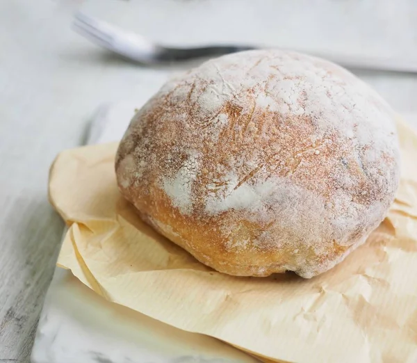 Yuvarlak zeytin Chi Avatar, kepekli ekmek