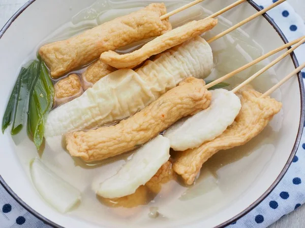 Asya yemeği Balık güveci, eomuk tang