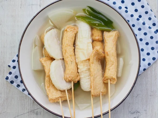 Asya yemeği Balık güveci, eomuk tang