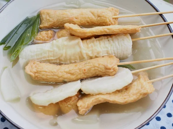 Asya yemeği Balık güveci, eomuk tang