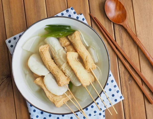 Asya yemeği Balık güveci, eomuk tang