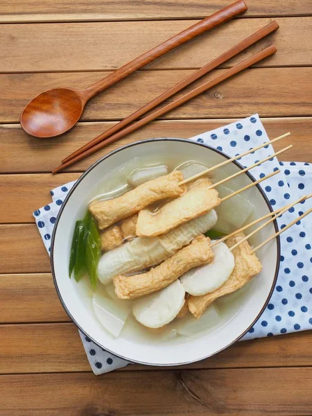 Asya yemeği Balık güveci, eomuk tang