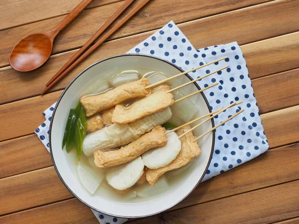 Asya yemeği Balık güveci, eomuk tang