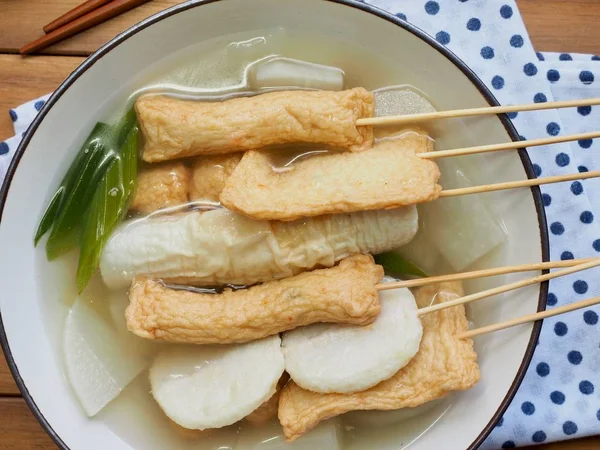 Asya yemeği Balık güveci, eomuk tang