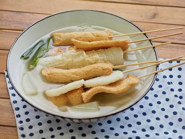 Asya yemeği Balık güveci, eomuk tang