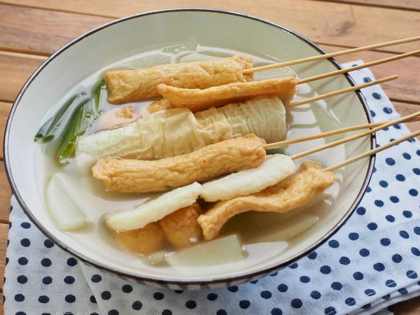 Asya yemeği Balık güveci, eomuk tang