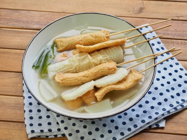 Asya yemeği Balık güveci, eomuk tang